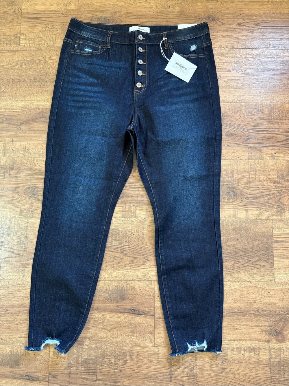NWT!!  KanCan  Dark Wash High Rise Button Fly Skinny Jeans Stretch 2XL